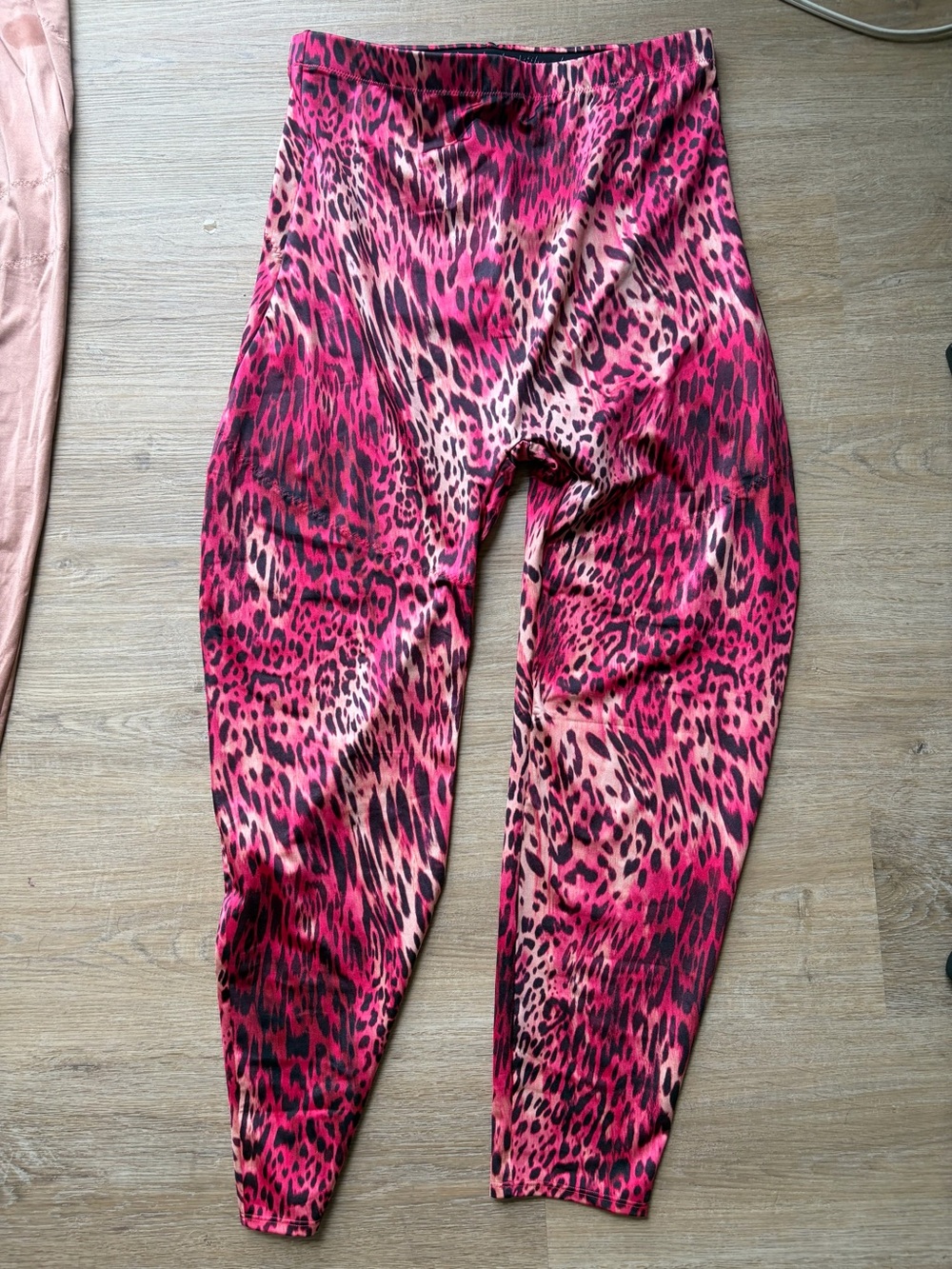 YITTY Hot Pink and Black Leopard High-Waist Leggings